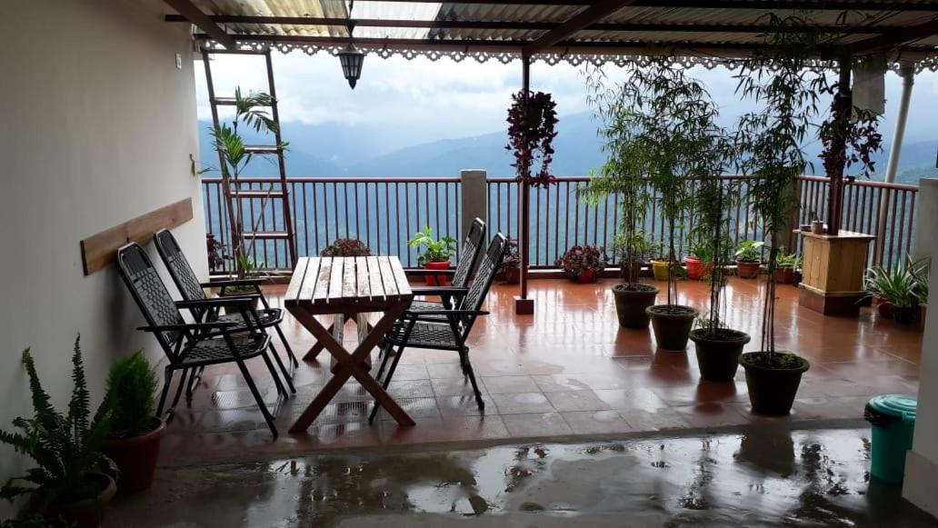 The River View Homestay Kurseong Zewnętrze zdjęcie